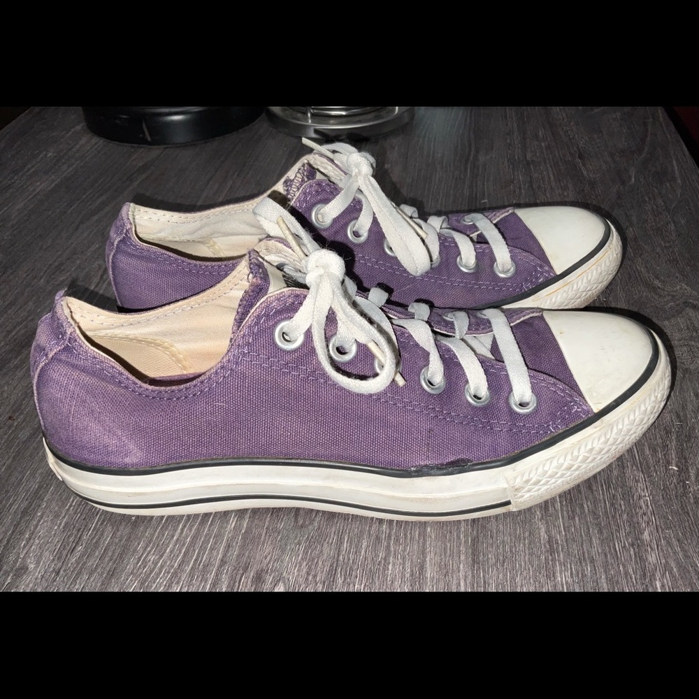 Converse All Star Chuck Taylor woman’s size 7.5